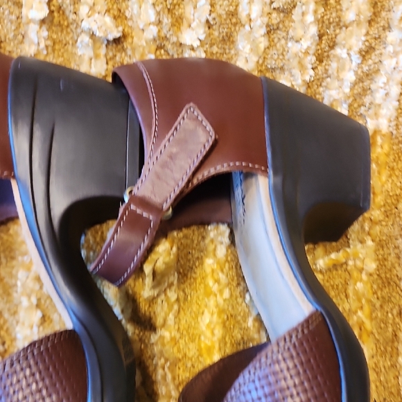 Clarks Dark Brown Ankle Strap Heels - Picture 10 of 11